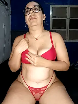 Snapshot of MilfTentasion chatting on 10/28/25, 02:59 MilfTentasion online show from 10/28/25, 02:59