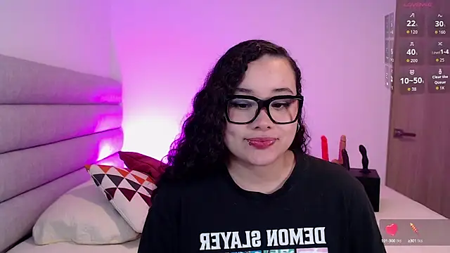 Snapshot of Tiffany-Giil chatting on 10/03/25, 02:52 Tiffany-Giil online show from 10/03/25, 02:52