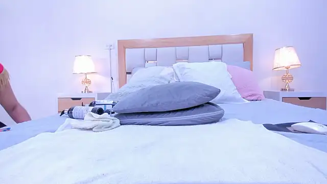 megan rous  online show from 03/12/26, 03:12