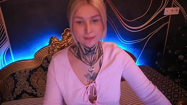 IvyLaurent online show from 12/18/25, 01:17