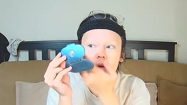 Snapshot of Derek_Carter chatting on 12/16/25, 01:05 Derek Carter online show from 12/16/25, 01:05