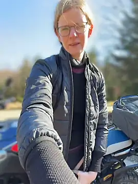 Snapshot of Bikergirl_97 chatting on 03/18/26, 11:46 Bikergirl 97 online show from 03/18/26, 11:46