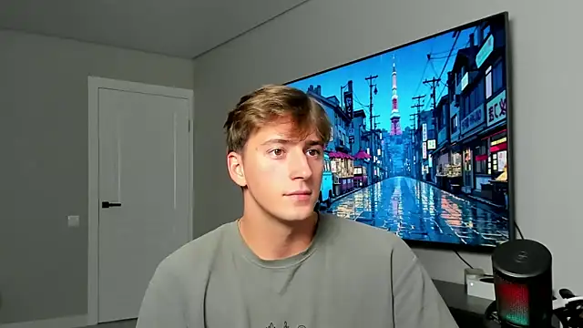 Snapshot of DaniHort chatting on 09/13/25, 11:32 DaniHort online show from 09/13/25, 11:32