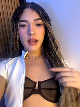 Snapshot of MarilynDupont chatting on 10/29/25, 08:43 MarilynDupont online show from 10/29/25, 08:43