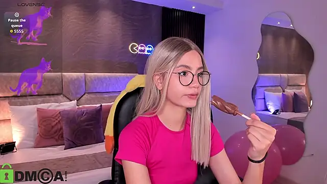 Arinextdoor online show from 10/07/25, 09:56