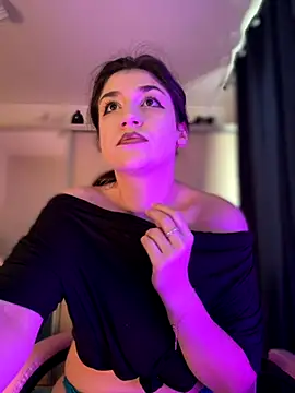 ScarletBloom  online show from 09/30/25, 10:20