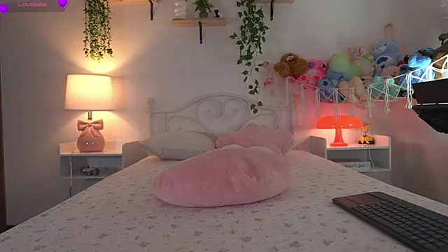 violeth     online show from 04/21/26, 12:55