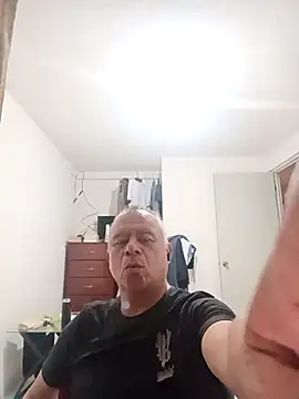Snapshot of cuntico chatting on 10/27/25, 04:38 cuntico online show from 10/27/25, 04:38