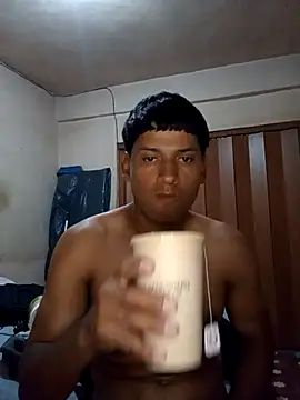 Snapshot of Facundo_2003_ chatting on 10/12/25, 10:53 Facundo 2003 online show from 10/12/25, 10:53