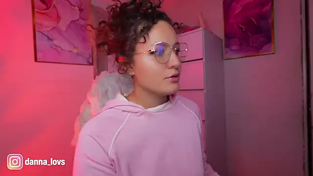 Dannaa Lovs online show from 05/15/26, 10:33