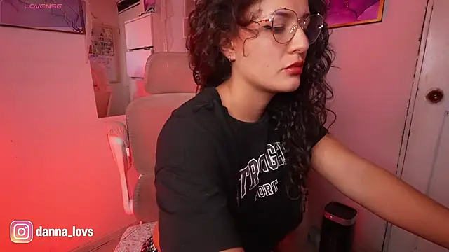 Dannaa Lovs online show from 05/17/26, 10:22