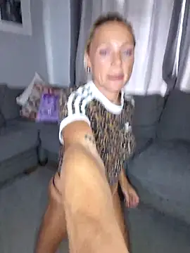 Bellarose xx online show from 09/17/25, 11:01