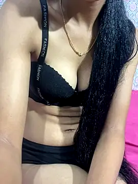 Snapshot of chandiqueen chatting on 09/21/25, 04:52 chandiqueen online show from 09/21/25, 04:52