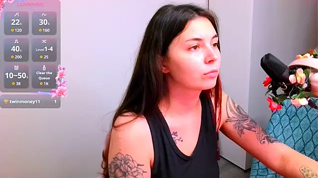 Snapshot of peachyness chatting on 11/27/25, 04:09 peachyness online show from 11/27/25, 04:09