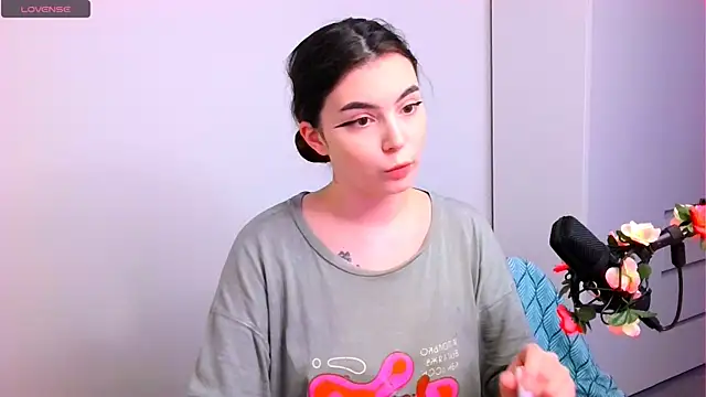 peachyness online show from 12/01/25, 08:03