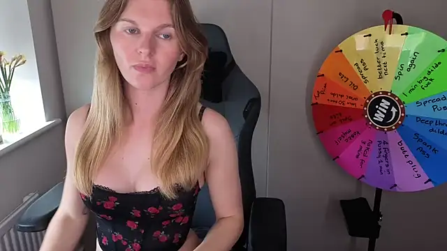 Lilly-Luscious online show from 04/14/26, 02:12