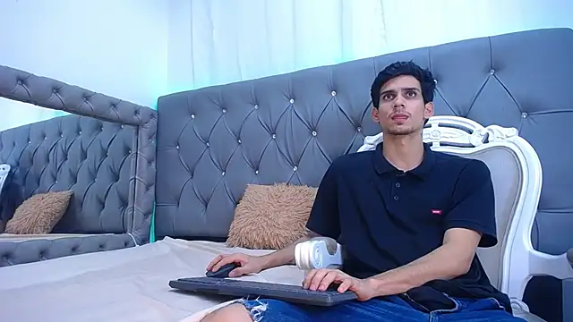 Snapshot of Sebalexis7 chatting on 10/03/25, 03:14 Sebalexis7 online show from 10/03/25, 03:14