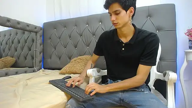 Snapshot of Sebalexis7 chatting on 10/05/25, 03:16 Sebalexis7 online show from 10/05/25, 03:16