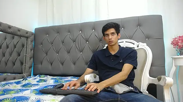 Snapshot of Sebalexis7 chatting on 10/07/25, 06:10 Sebalexis7 online show from 10/07/25, 06:10