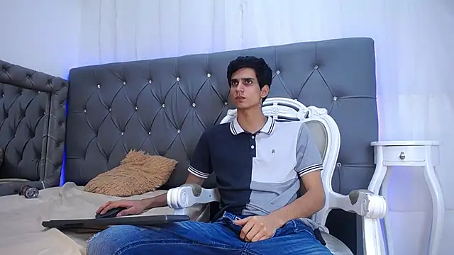 Snapshot of Sebalexis7 chatting on 10/18/25, 02:36 Sebalexis7 online show from 10/18/25, 02:36