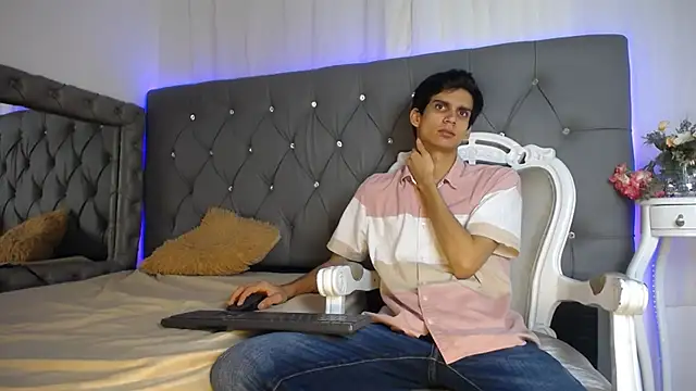 Snapshot of Sebalexis7 chatting on 10/21/25, 03:18 Sebalexis7 online show from 10/21/25, 03:18