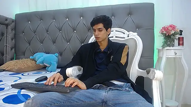 Snapshot of Sebalexis7 chatting on 10/23/25, 02:22 Sebalexis7 online show from 10/23/25, 02:22