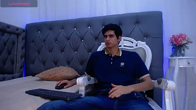 Snapshot of Sebalexis7 chatting on 10/28/25, 03:10 Sebalexis7 online show from 10/28/25, 03:10