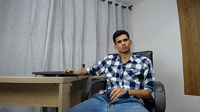 Snapshot of Sebalexis7 chatting on 11/13/25, 03:38 Sebalexis7 online show from 11/13/25, 03:38