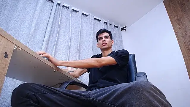 Snapshot of Sebalexis7 chatting on 11/19/25, 03:17 Sebalexis7 online show from 11/19/25, 03:17