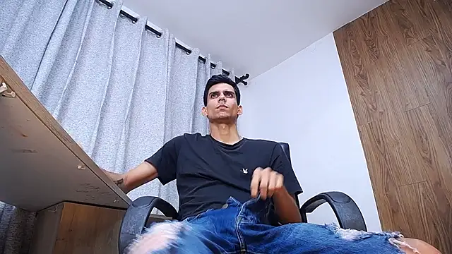 Snapshot of Sebalexis7 chatting on 11/21/25, 05:50 Sebalexis7 online show from 11/21/25, 05:50