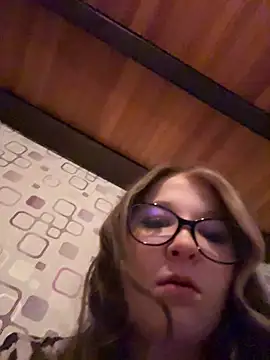 SweetTeenGirl online show from 11/29/25, 06:44