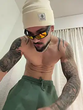 Snapshot of penebunny chatting on 12/17/25, 11:05 penebunny online show from 12/17/25, 11:05