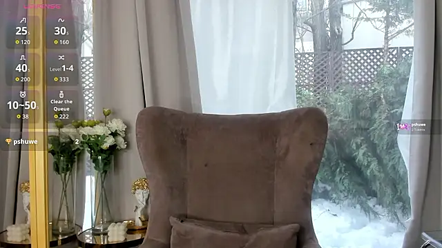 Snapshot of ParissHiltonX chatting on 02/20/26, 06:37 ParissHiltonX online show from 02/20/26, 06:37