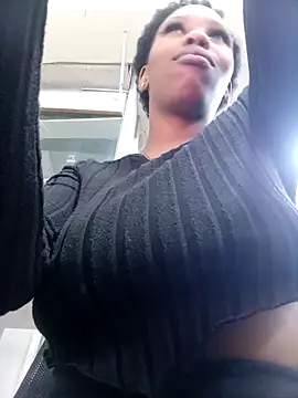 Snapshot of GoldSnowXxX chatting on 10/09/25, 05:33 GoldSnowXxX online show from 10/09/25, 05:33