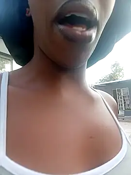 GoldSnowXxX online show from 04/01/26, 03:20