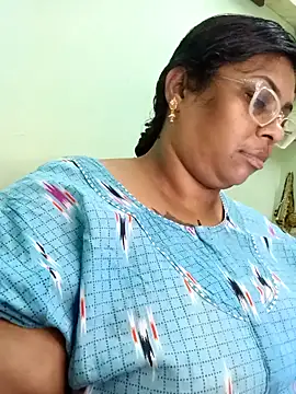 Snapshot of zara-mallus chatting on 09/27/25, 04:39 zara-mallus online show from 09/27/25, 04:39