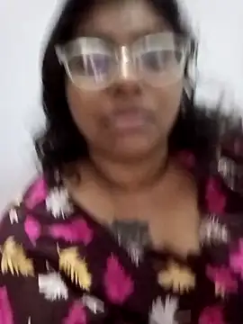 Snapshot of zara-mallus chatting on 10/14/25, 01:34 zara-mallus online show from 10/14/25, 01:34