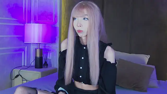 Evelyn Neal online show from 10/14/25, 04:41