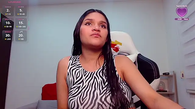 Roxxi 2110 online show from 09/24/25, 01:53