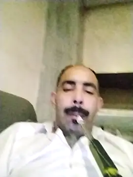 Snapshot of salimbasha chatting on 12/13/25, 07:53 salimbasha online show from 12/13/25, 07:53