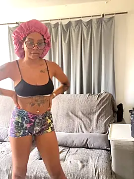 Snapshot of anasasuga chatting on 11/03/25, 04:30 anasasuga online show from 11/03/25, 04:30