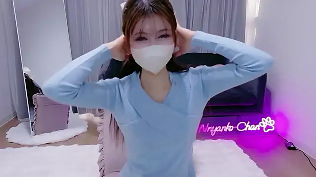 -Nyanko-chan- online show from 03/21/26, 09:18