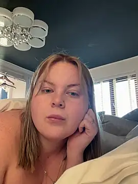 IslaMae online show from 04/07/26, 06:03