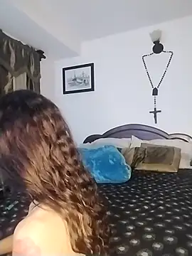 Snapshot of yenami chatting on 09/18/25, 04:25 yenami online show from 09/18/25, 04:25