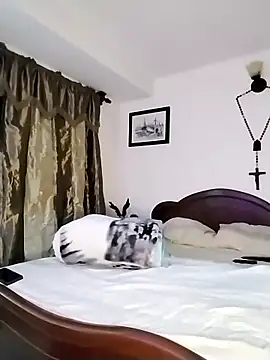 Snapshot of yenami chatting on 10/14/25, 05:08 yenami online show from 10/14/25, 05:08