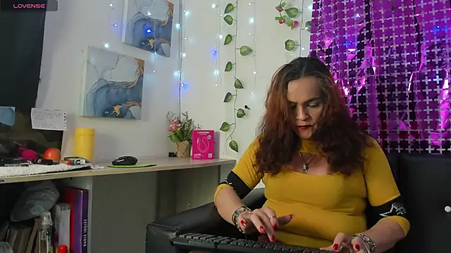 Snapshot of Mishell_Bons chatting on 02/11/26, 06:57 Mishell Bons online show from 02/11/26, 06:57