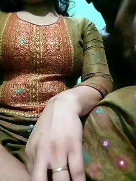 Snapshot of Hotty-couple063 chatting on 09/27/25, 06:13 Hotty-couple063 online show from 09/27/25, 06:13