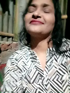 Snapshot of Hotty-couple063 chatting on 10/26/25, 04:46 Hotty-couple063 online show from 10/26/25, 04:46