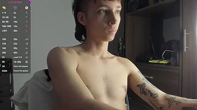 spacehumanz online show from 11/15/25, 07:32