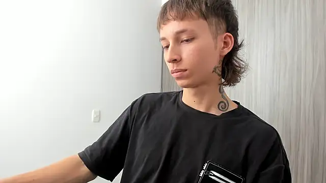 spacehumanz online show from 02/25/26, 07:01